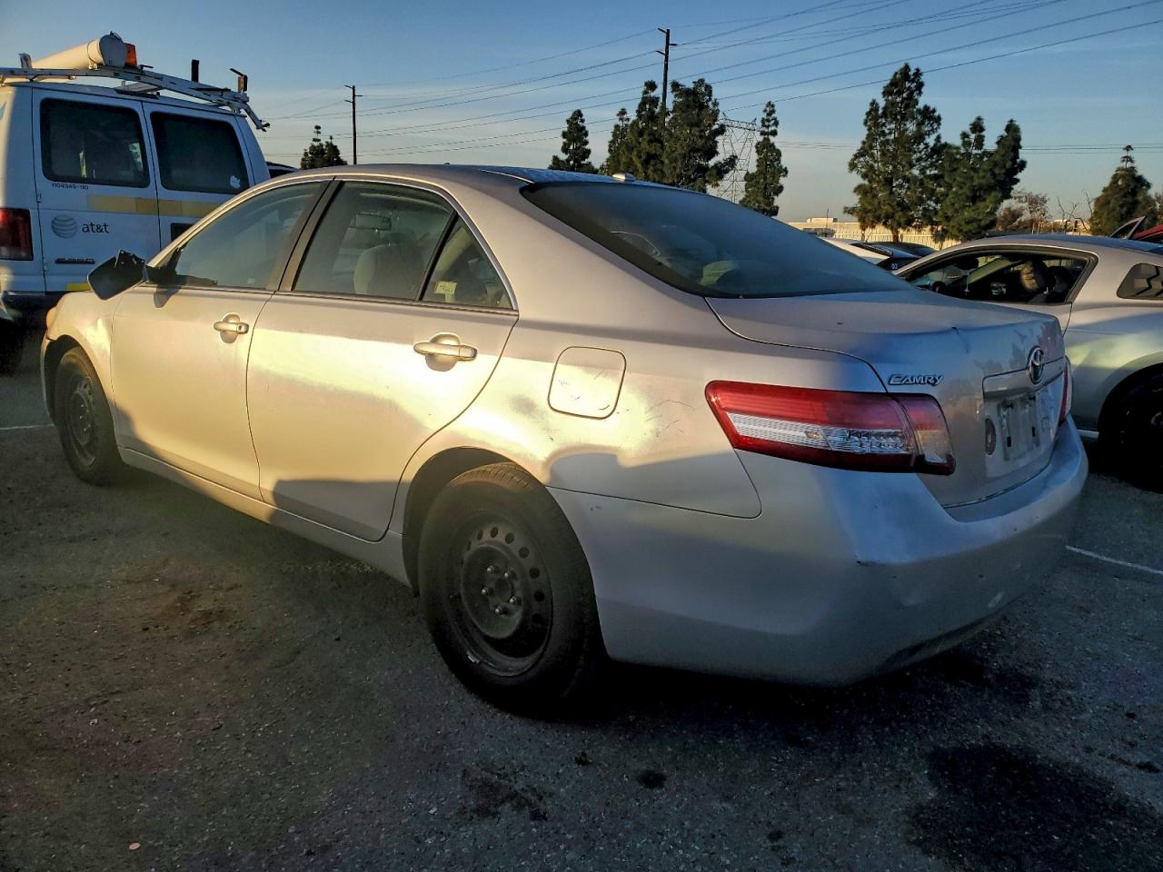 2011 TOYOTA CAMRY BASE photo 2