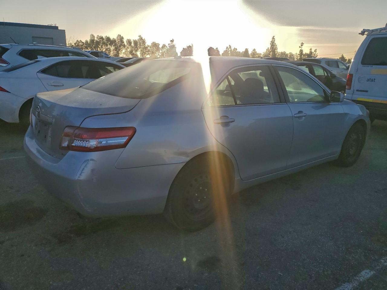 2011 TOYOTA CAMRY BASE photo 3