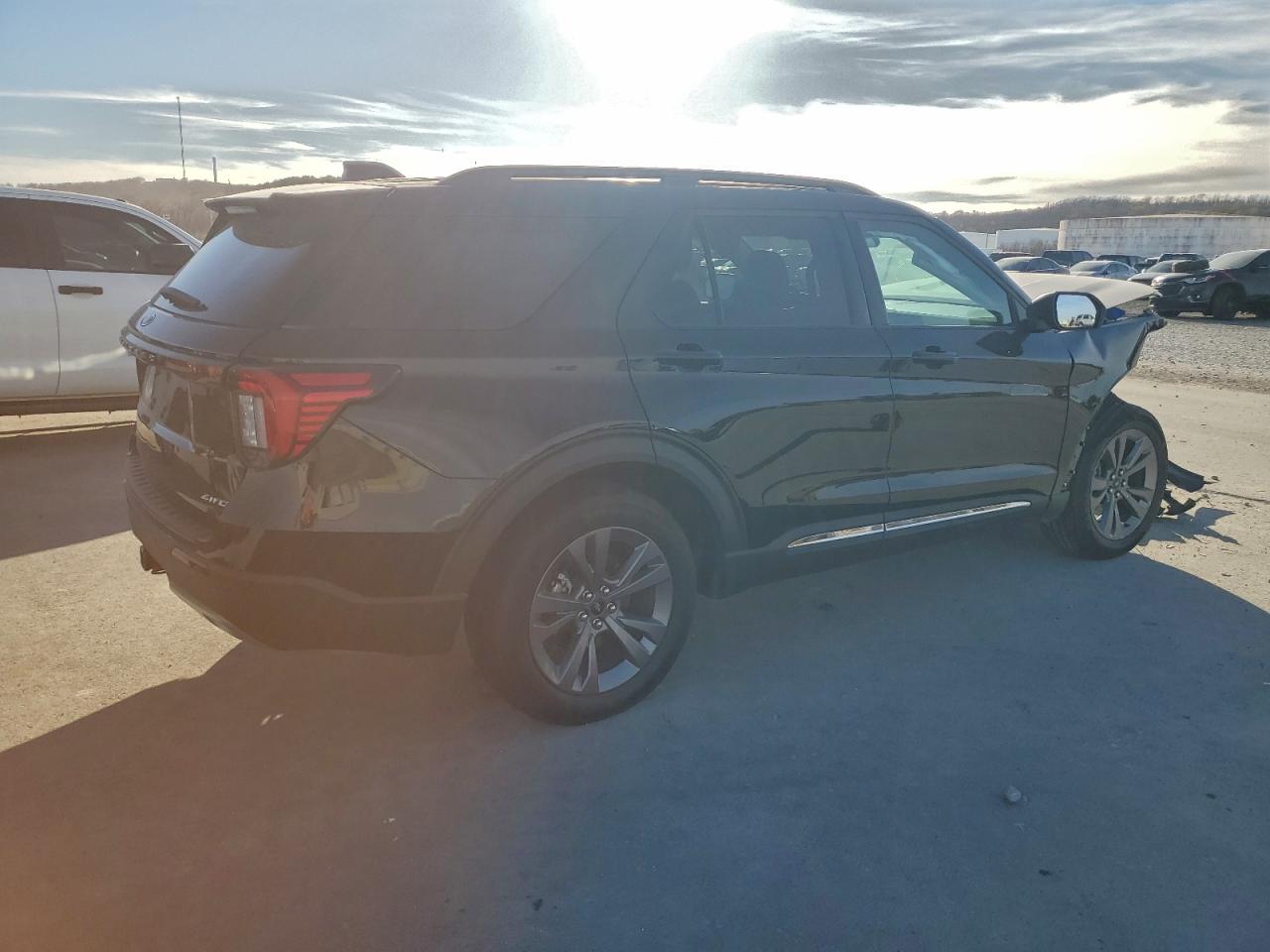 2025 FORD EXPLORER ACTIVE photo 3