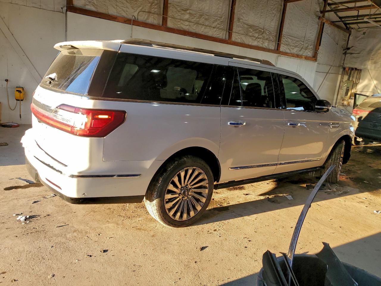 2018 LINCOLN NAVIGATOR L RESERVE photo 3