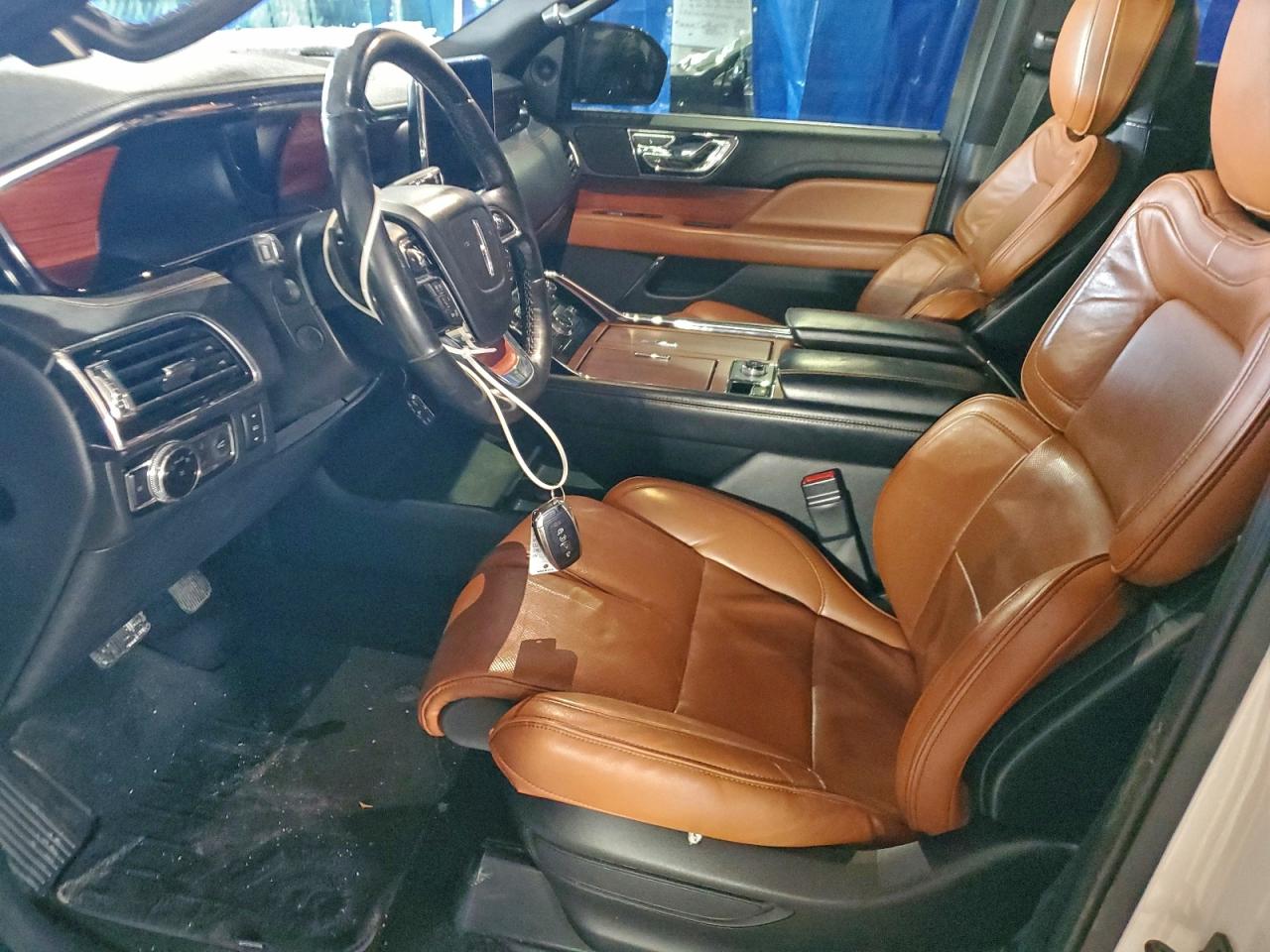 2018 LINCOLN NAVIGATOR L RESERVE photo 7