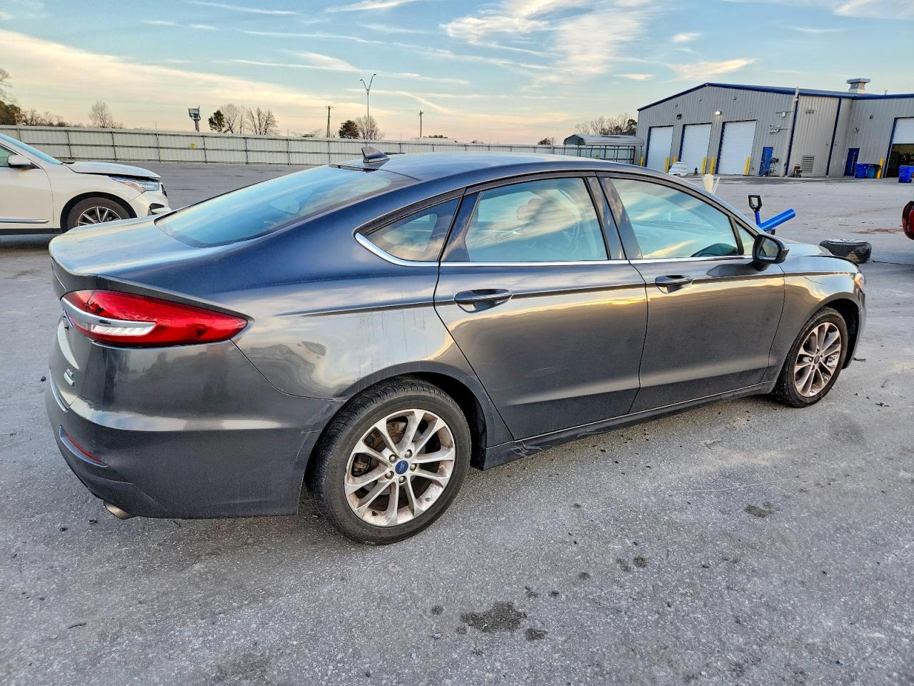 2020 FORD FUSION SE photo 3
