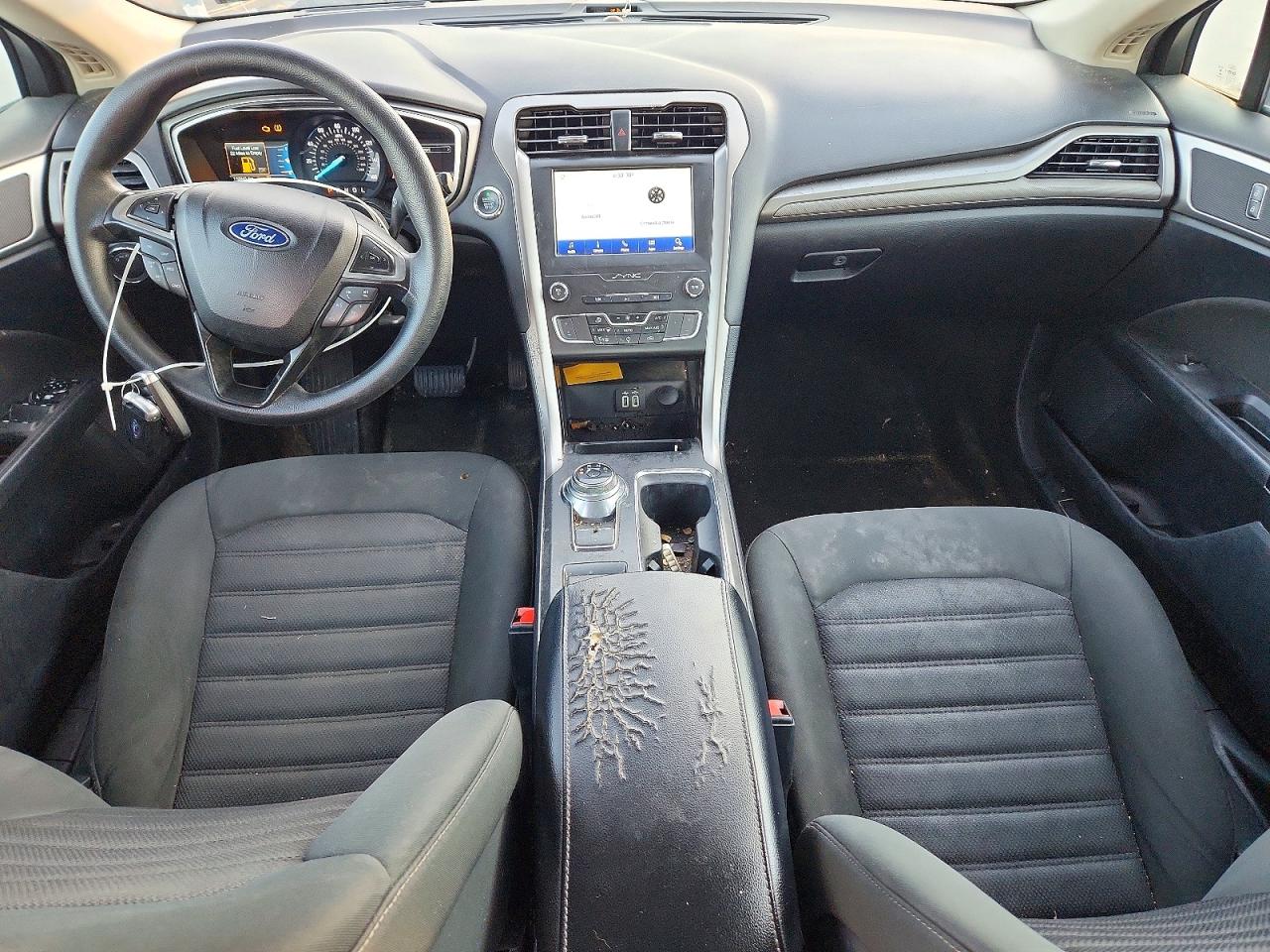 2020 FORD FUSION SE photo 8