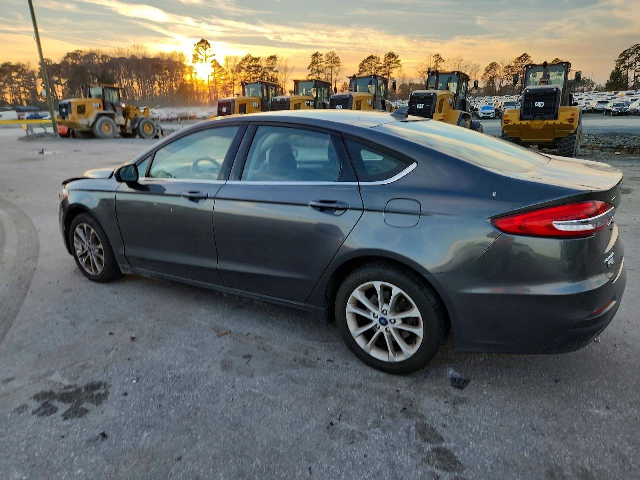 2020 FORD FUSION SE photo 2