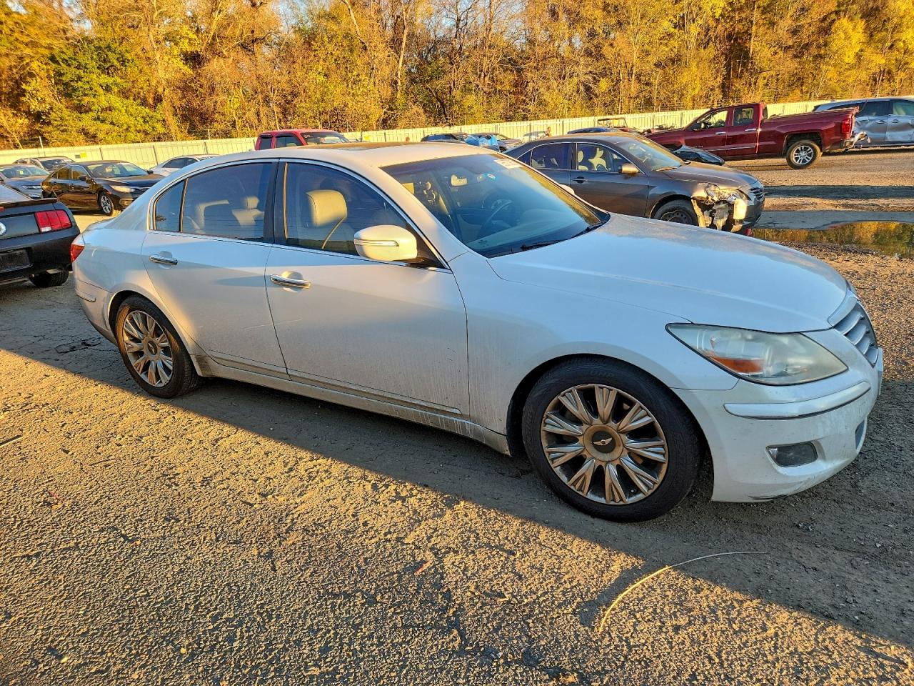 2011 HYUNDAI GENESIS 3.8L photo 4