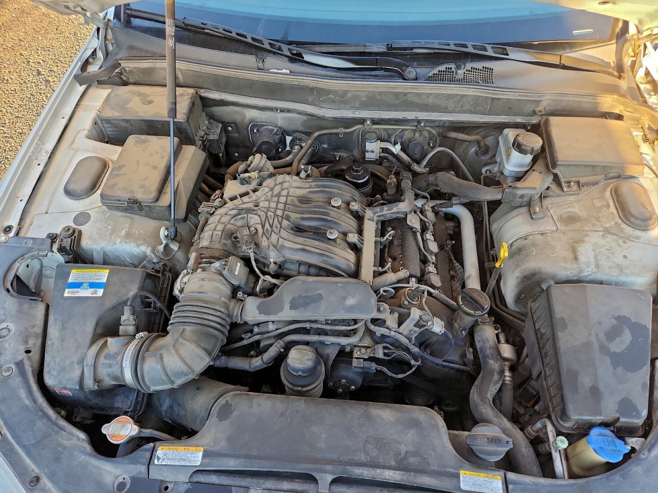 2011 HYUNDAI GENESIS 3.8L photo 11