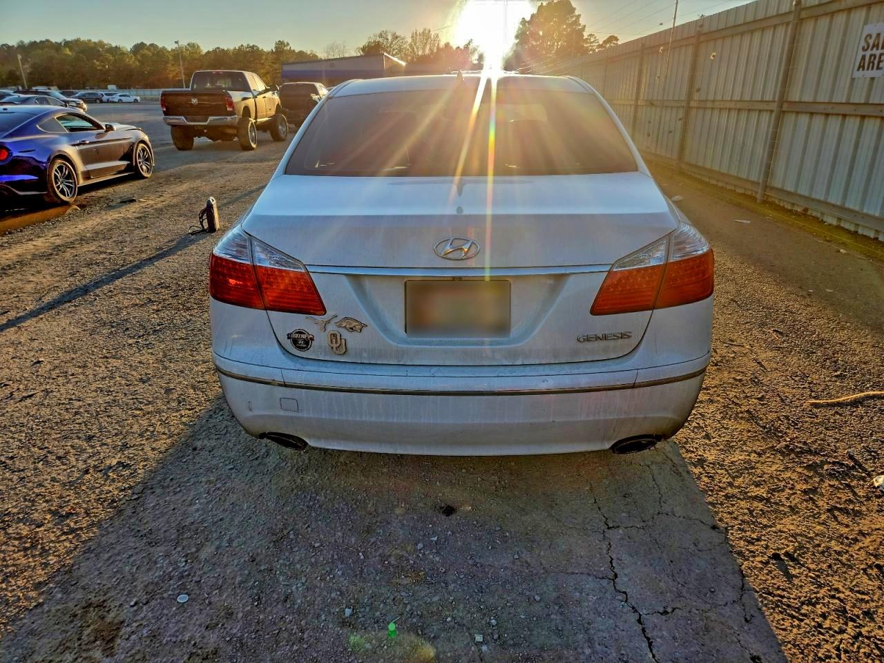2011 HYUNDAI GENESIS 3.8L photo 6