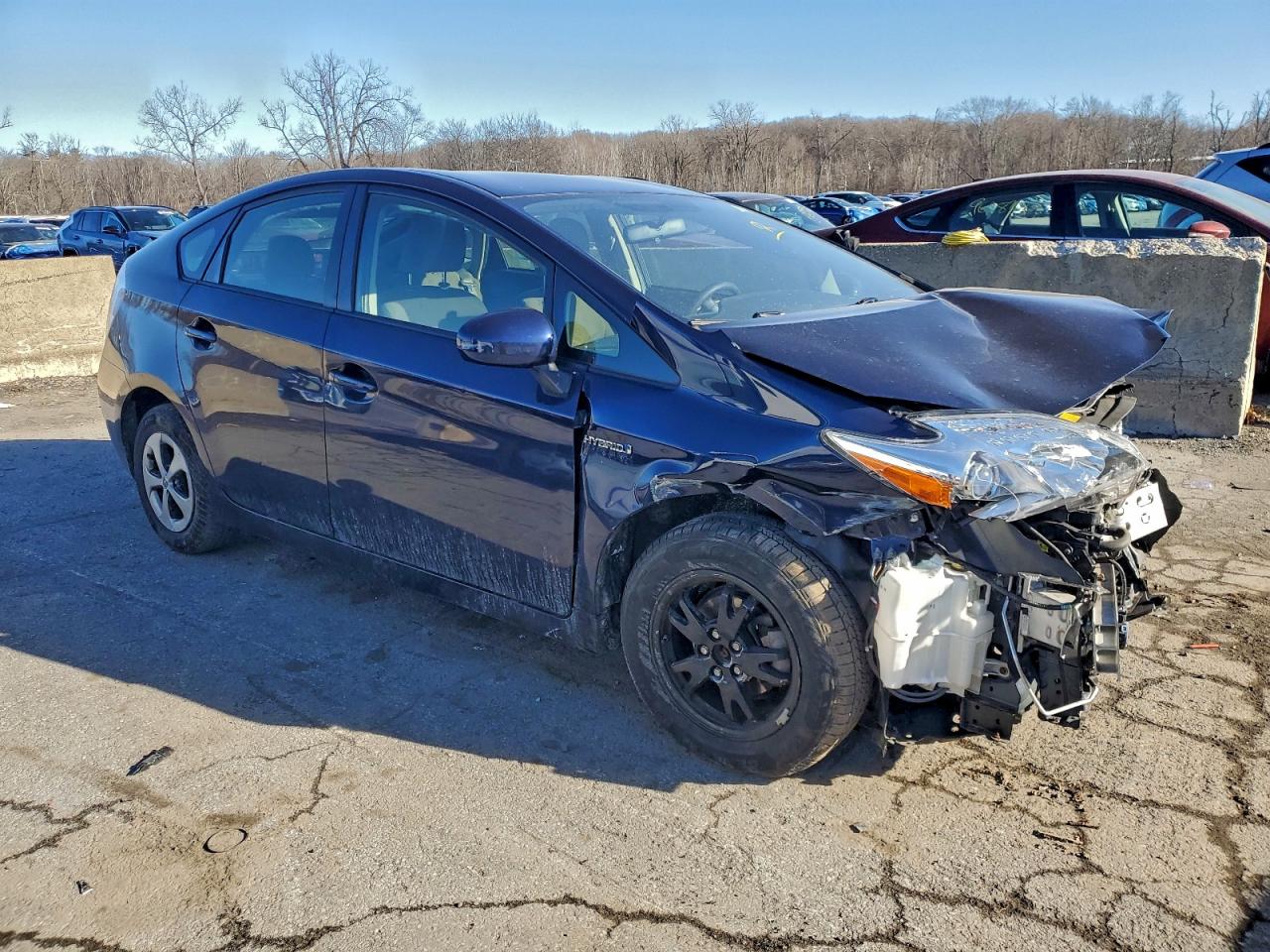 2015 TOYOTA PRIUS photo 4
