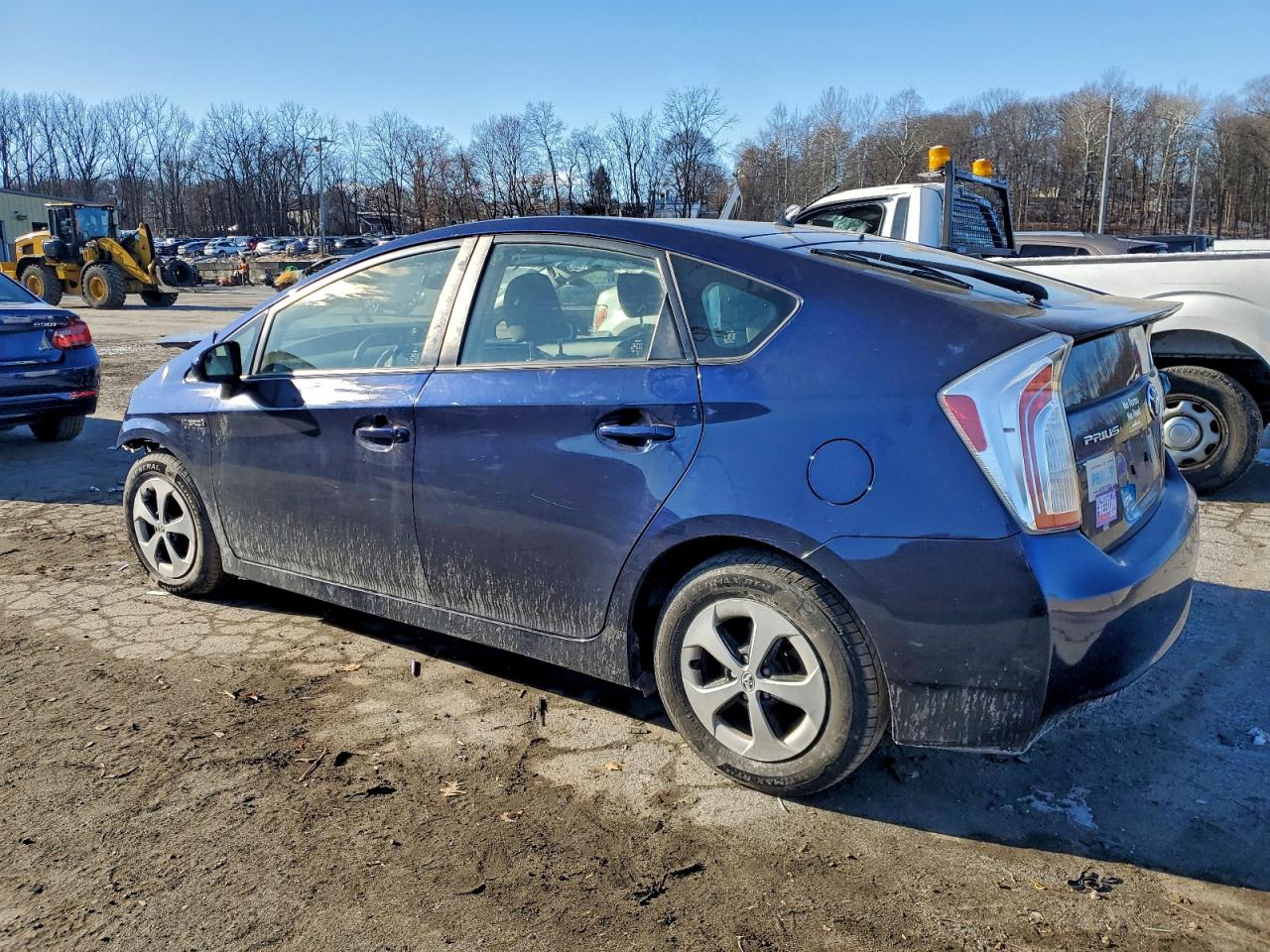 2015 TOYOTA PRIUS photo 2