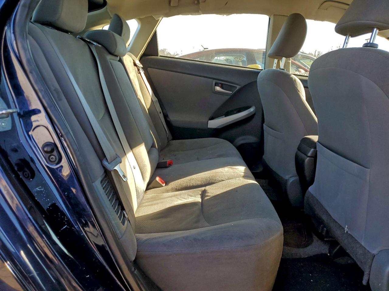 2015 TOYOTA PRIUS photo 10