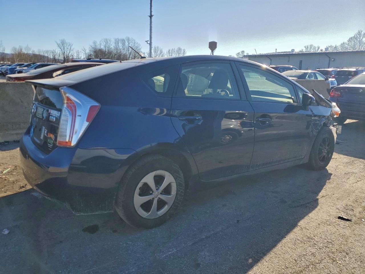 2015 TOYOTA PRIUS photo 3