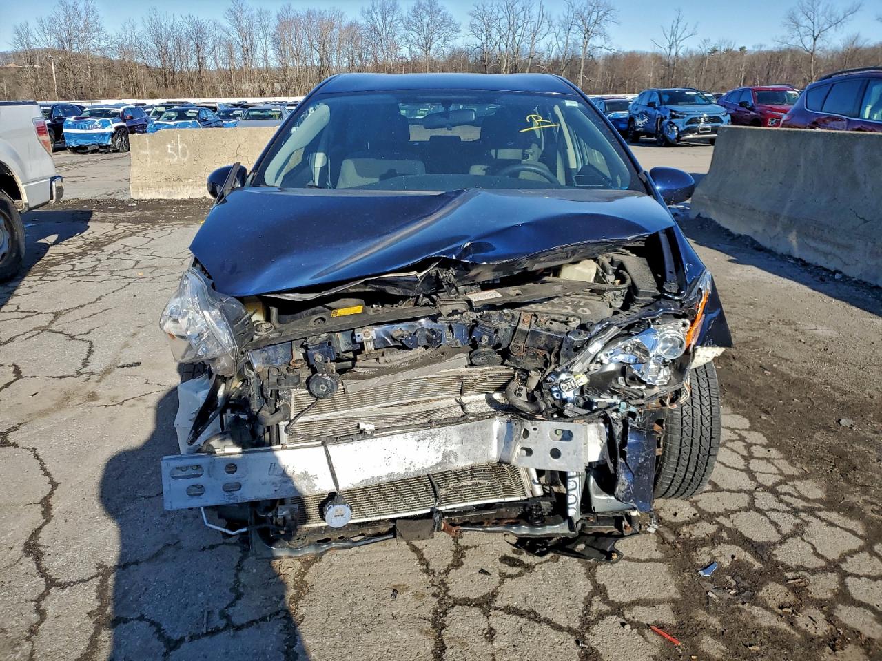 2015 TOYOTA PRIUS photo 5