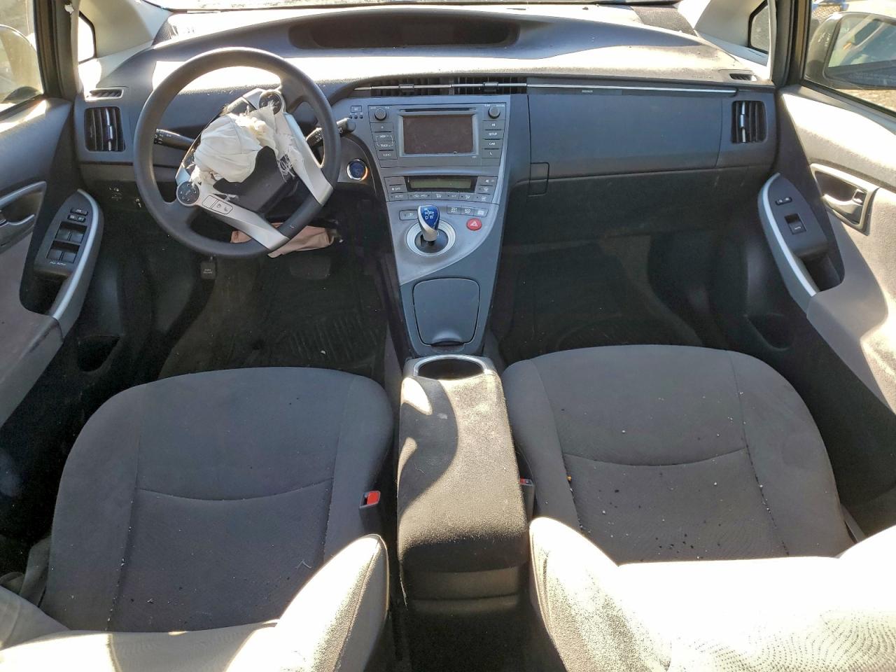 2015 TOYOTA PRIUS photo 8