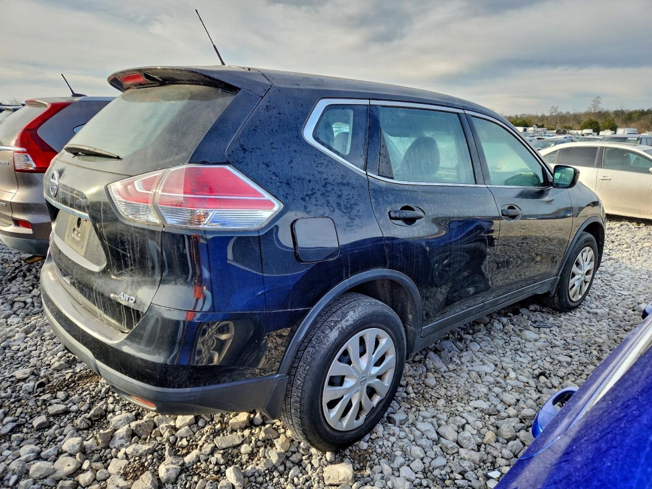 2016 NISSAN ROGUE S photo 3