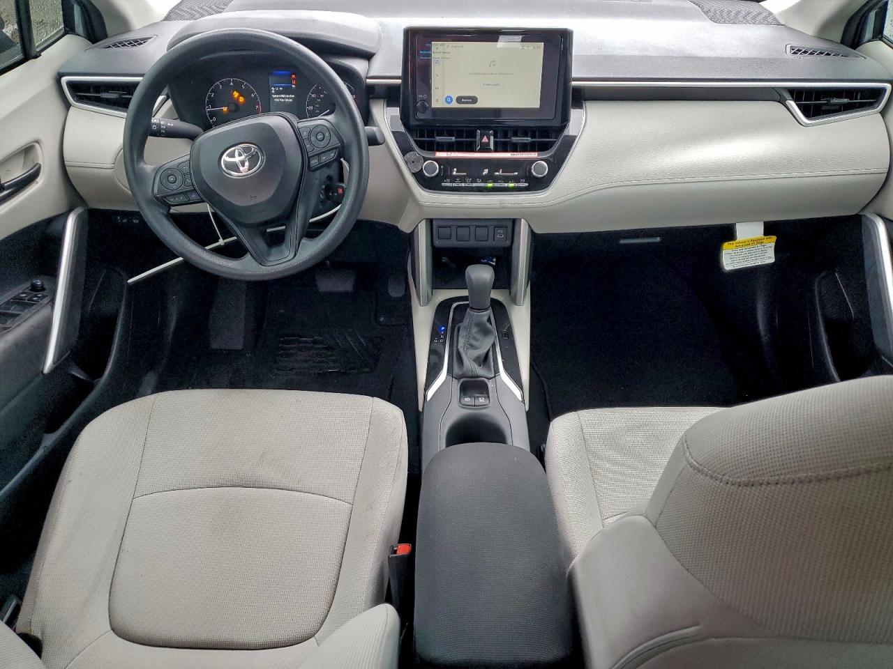 2024 TOYOTA COROLLA CROSS L photo 8