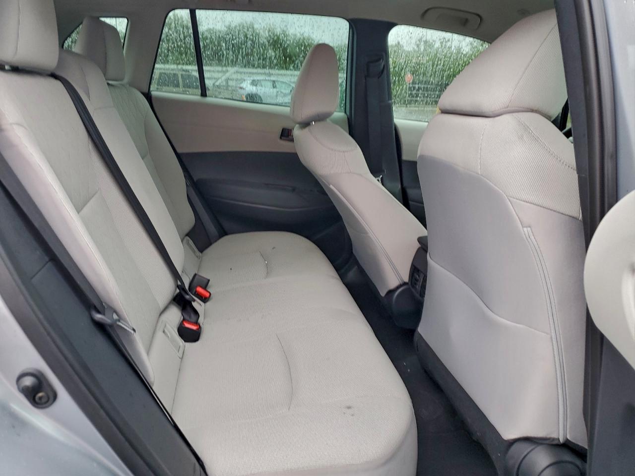 2024 TOYOTA COROLLA CROSS L photo 11