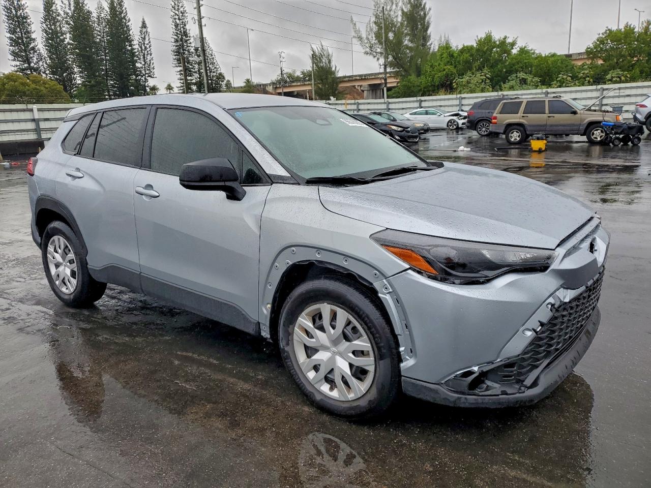 2024 TOYOTA COROLLA CROSS L photo 4