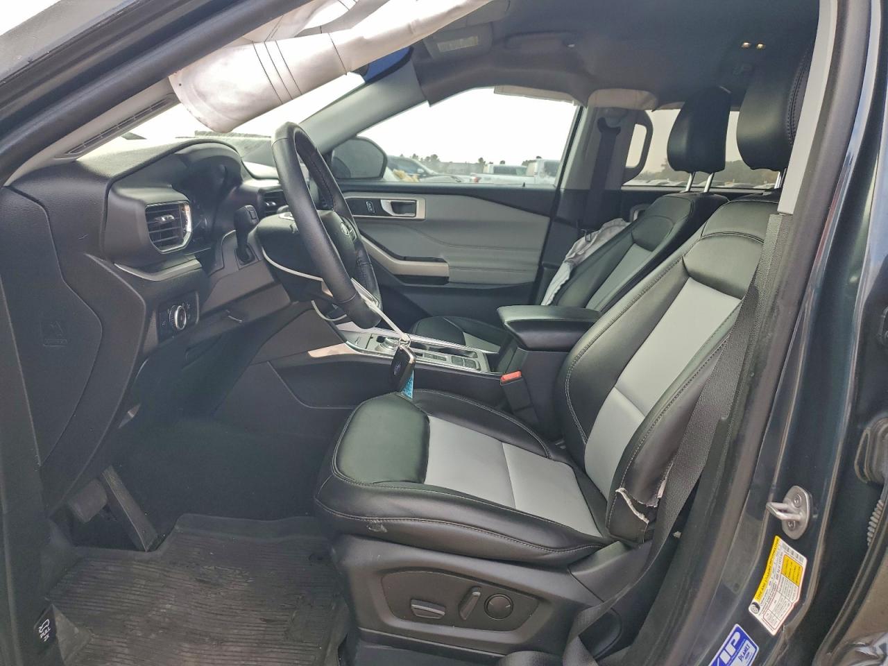 2023 FORD EXPLORER XLT photo 7