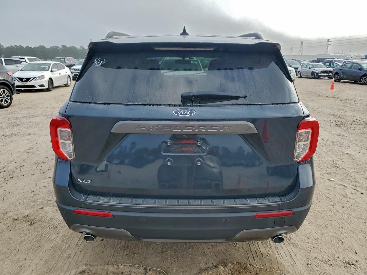 2023 FORD EXPLORER XLT photo 6