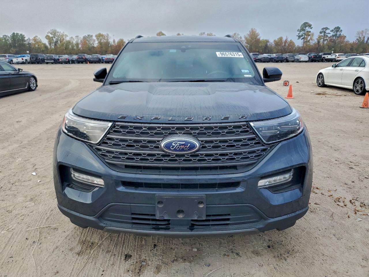 2023 FORD EXPLORER XLT photo 5