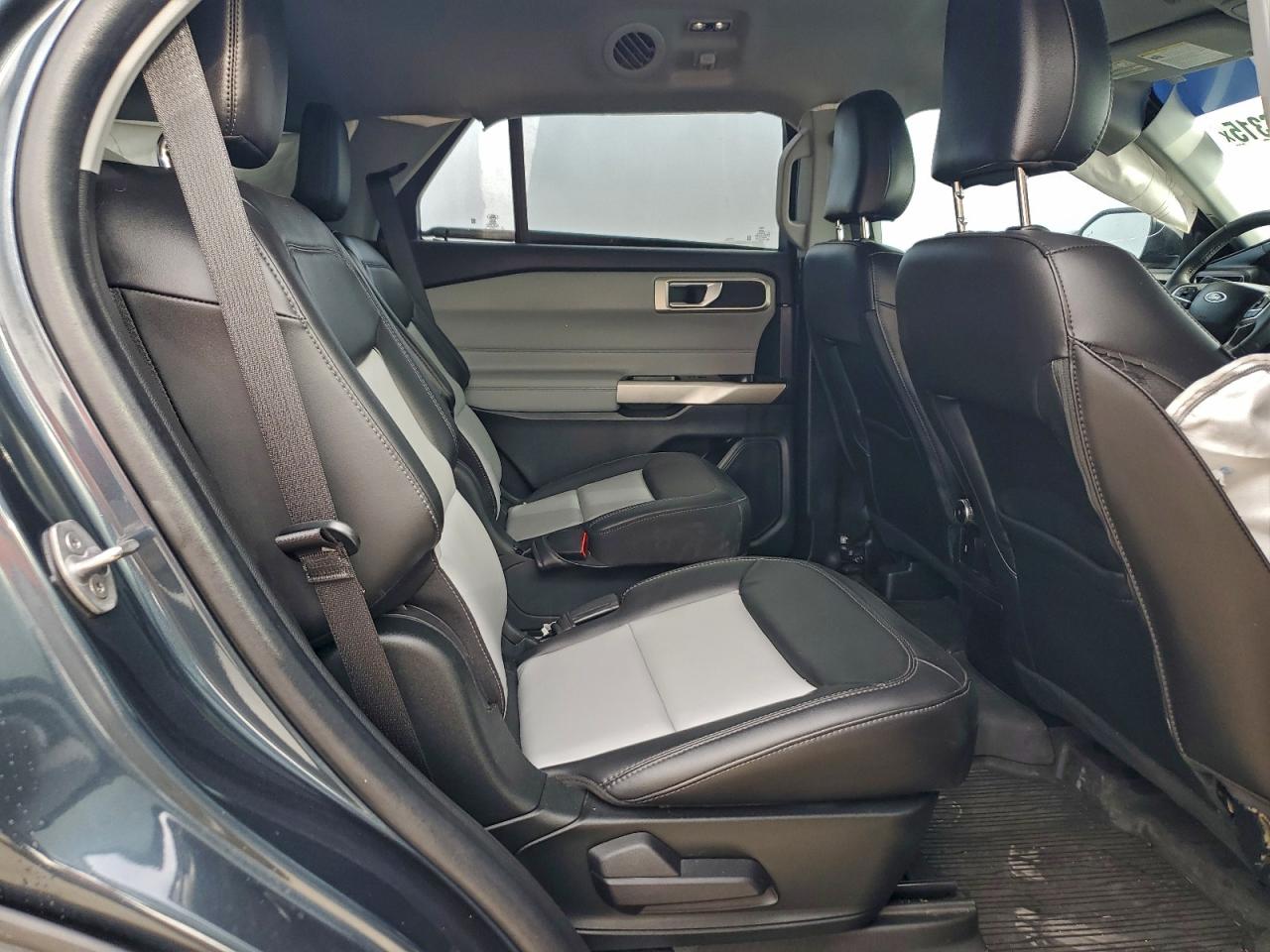 2023 FORD EXPLORER XLT photo 11