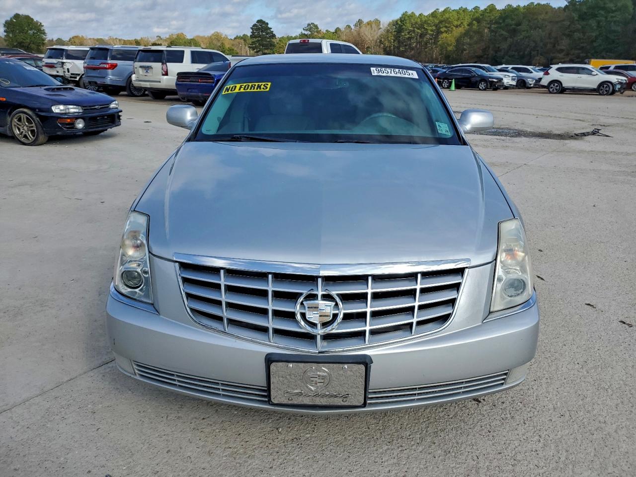 2010 CADILLAC DTS photo 5