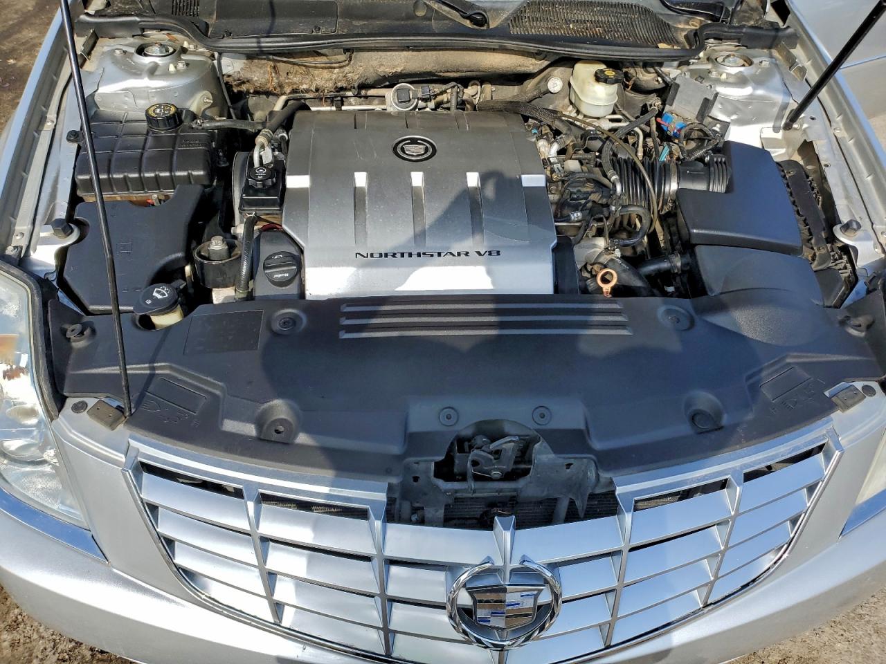 2010 CADILLAC DTS photo 11