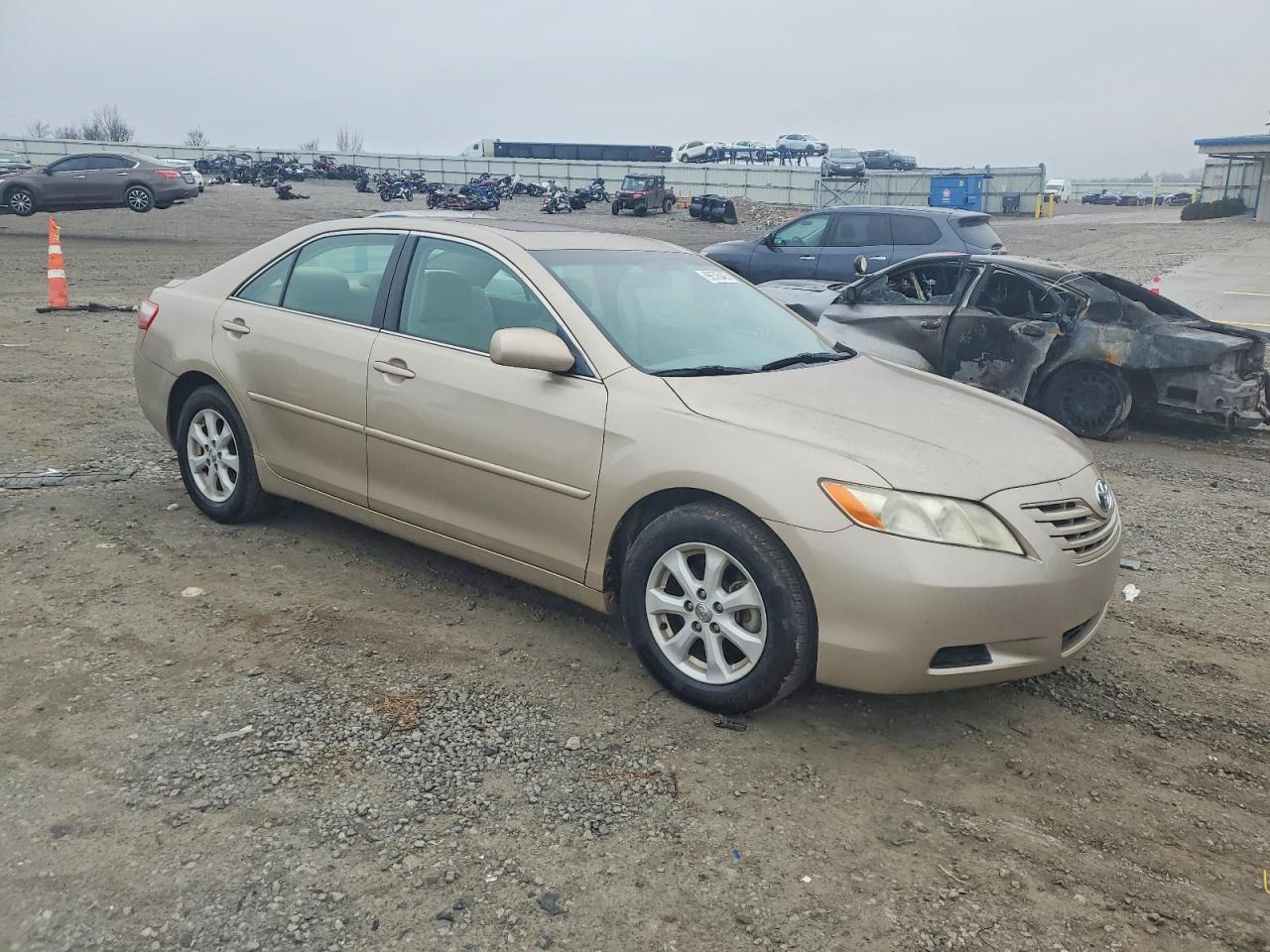 2009 TOYOTA CAMRY BASE photo 4