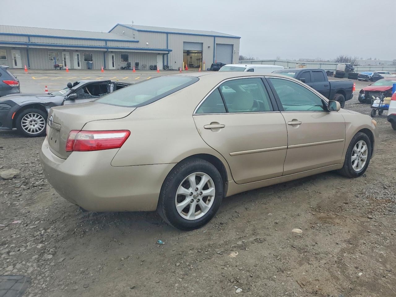2009 TOYOTA CAMRY BASE photo 3