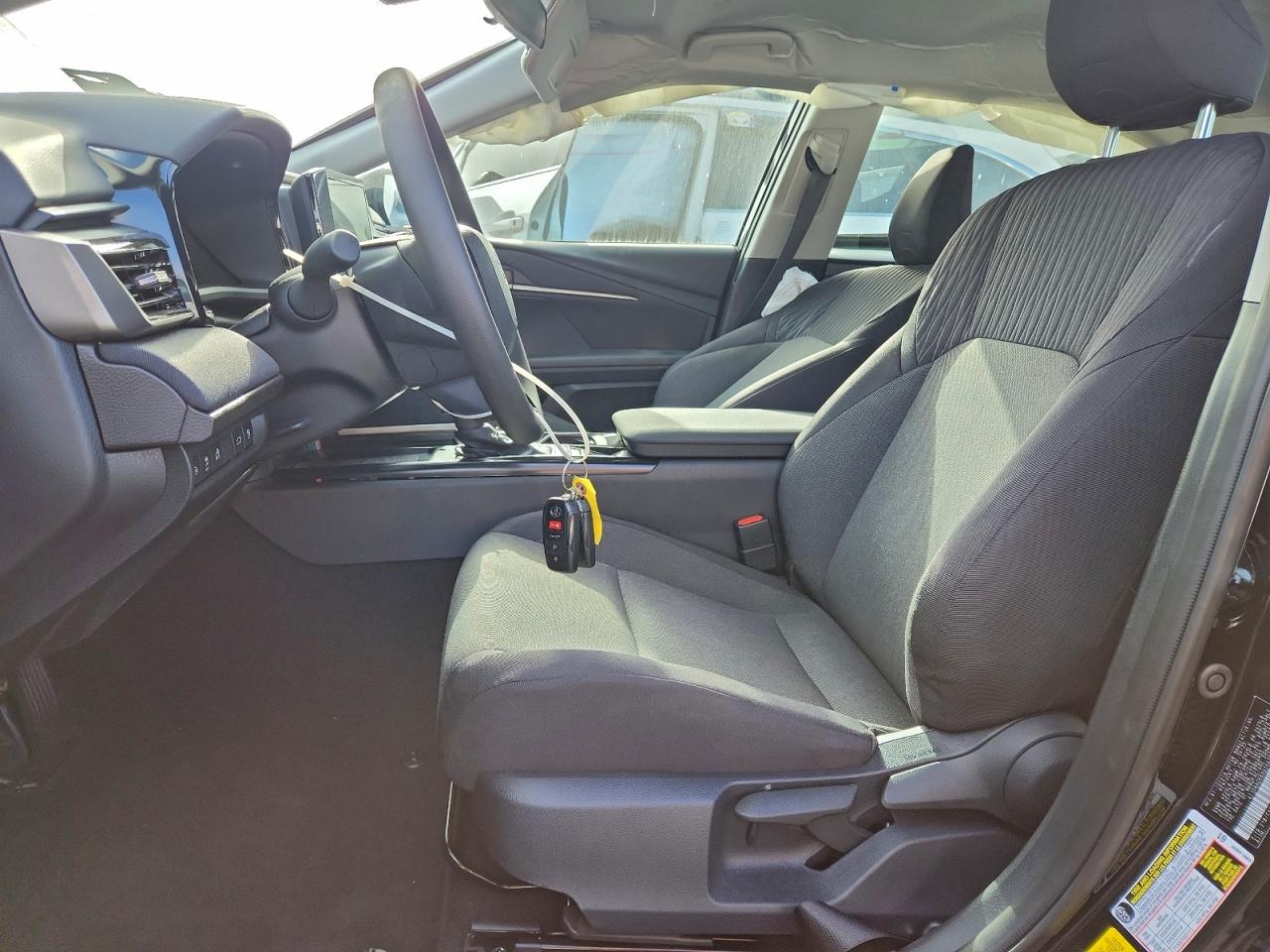 2025 TOYOTA CAMRY XSE photo 7