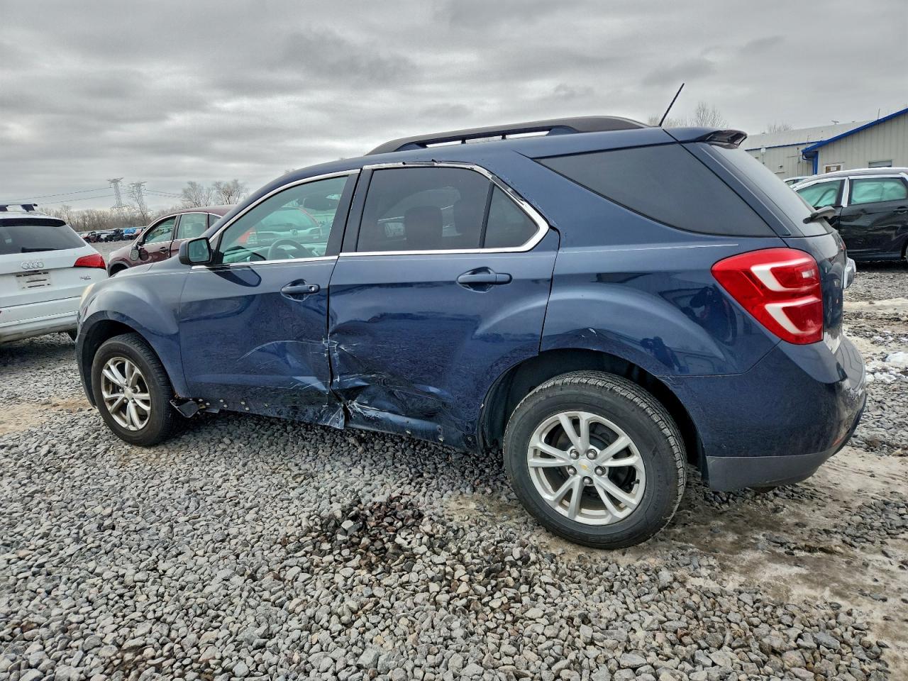 2016 CHEVROLET EQUINOX LT photo 2