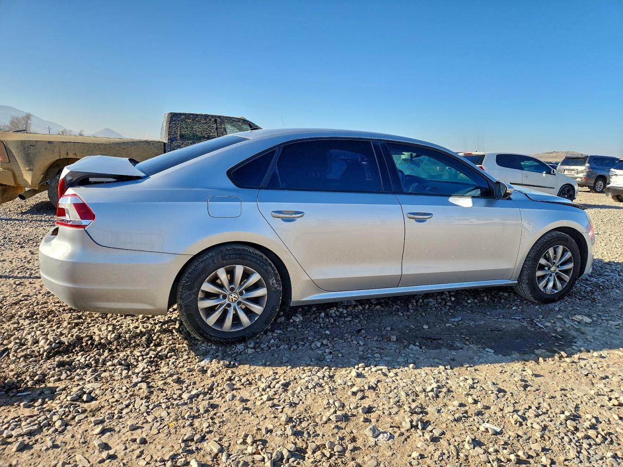 2012 VOLKSWAGEN PASSAT S photo 3