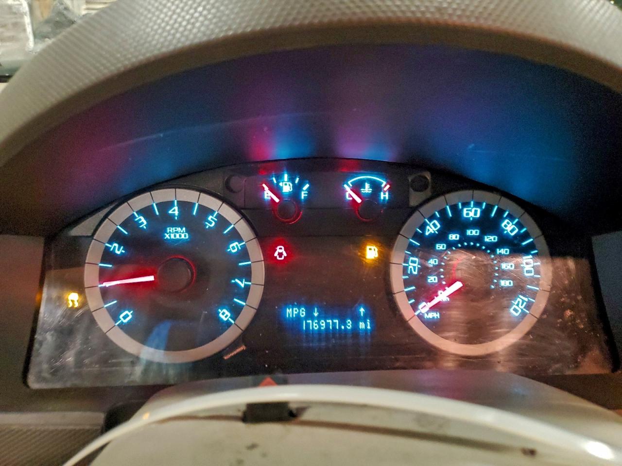2010 FORD ESCAPE XLT photo 9