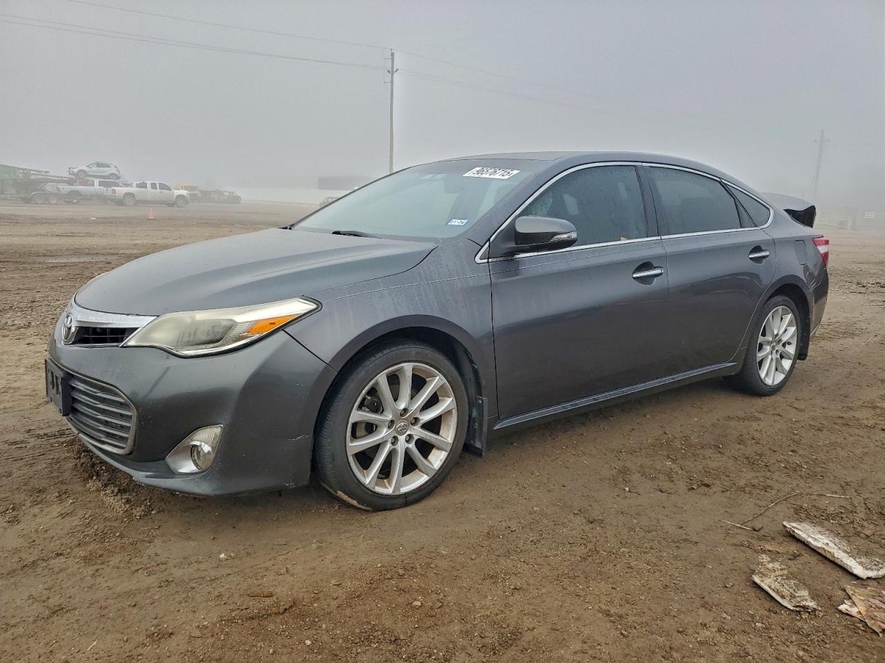 2013 TOYOTA AVALON