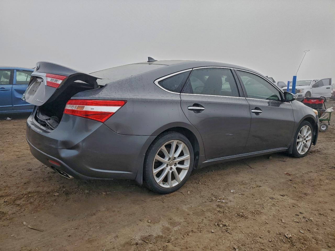 2013 TOYOTA AVALON BASE photo 3