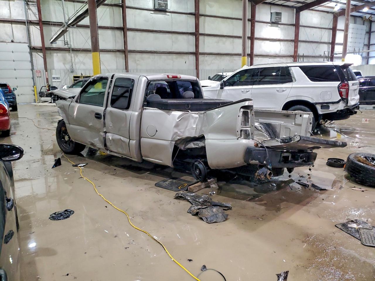 2006 CHEVROLET SILVERADO C1500 photo 2