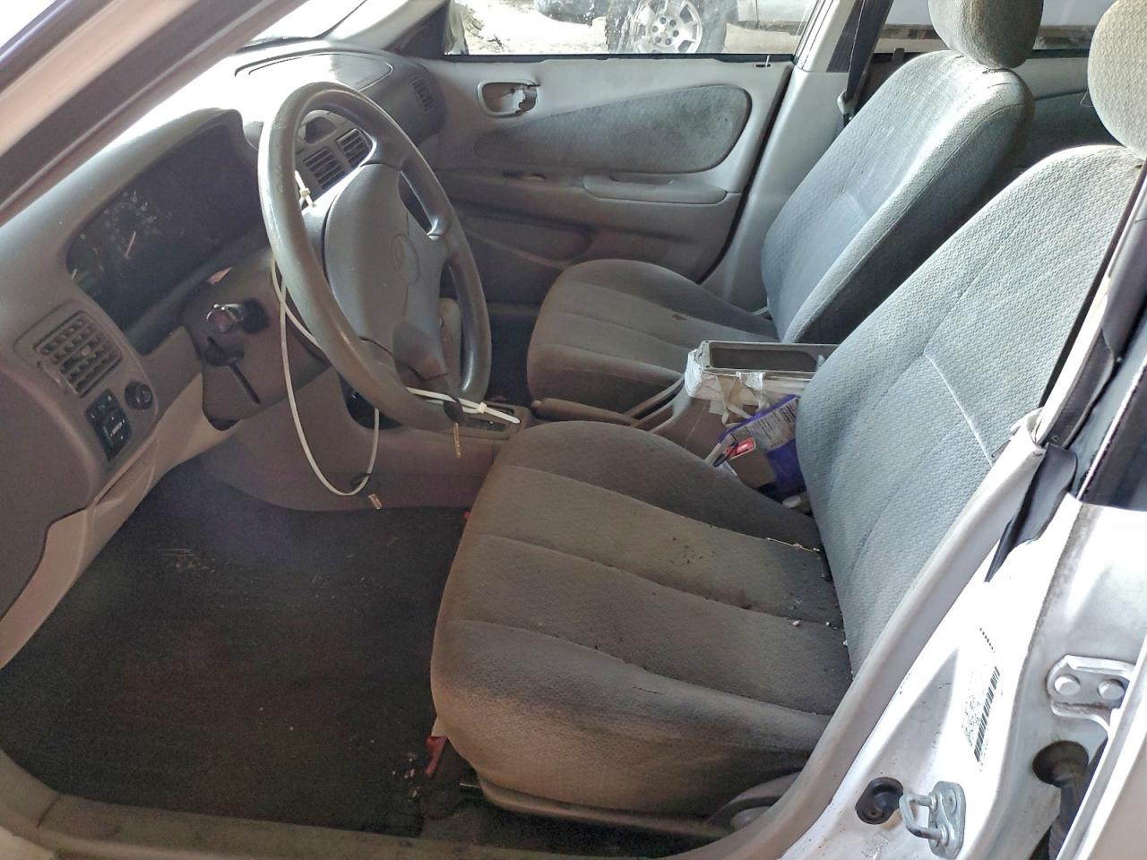 2001 TOYOTA COROLLA CE photo 7