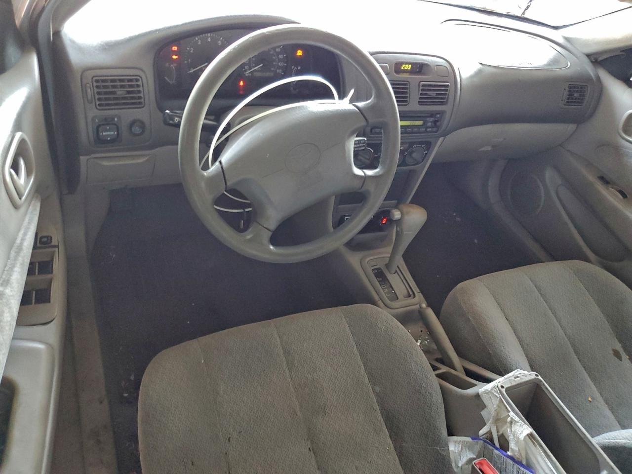 2001 TOYOTA COROLLA CE photo 8