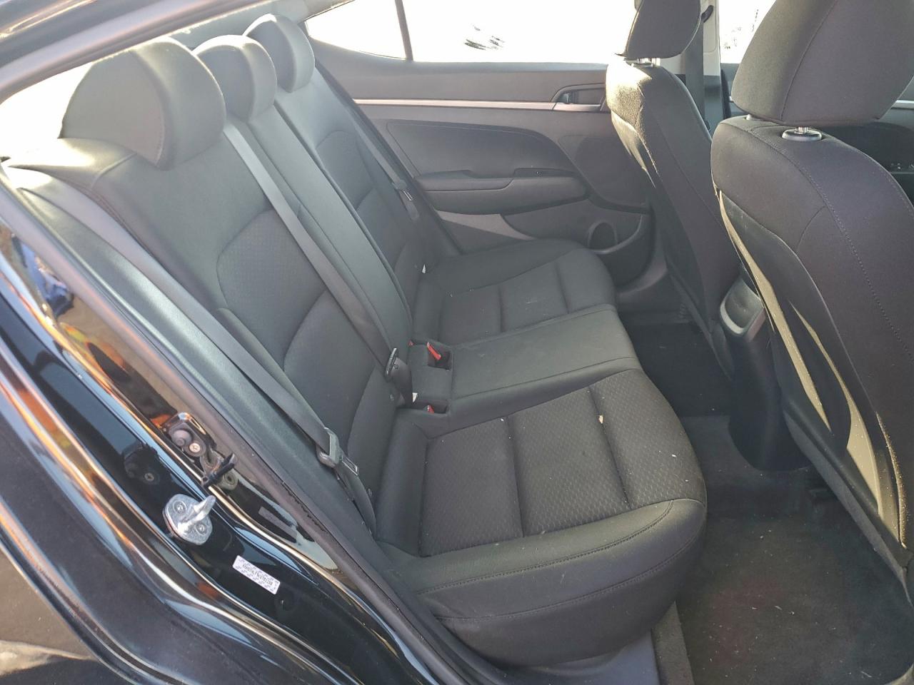 2019 HYUNDAI ELANTRA SE photo 10