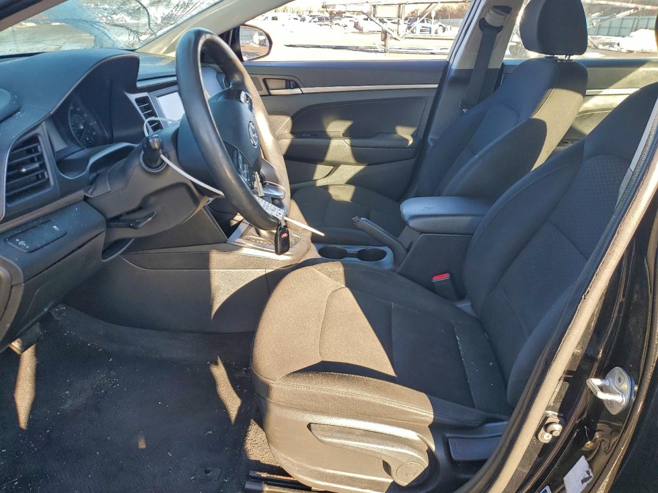 2019 HYUNDAI ELANTRA SE photo 7