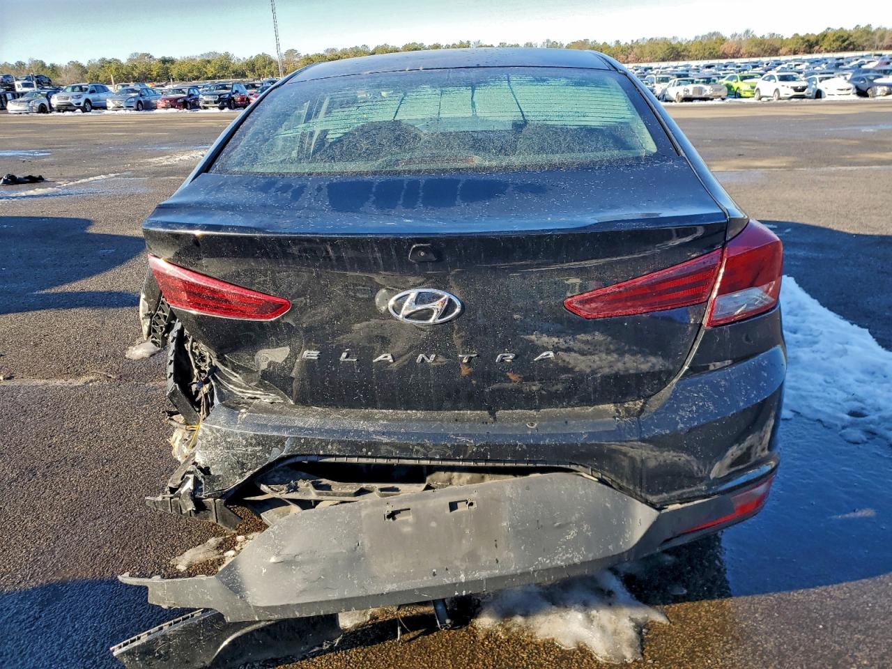 2019 HYUNDAI ELANTRA SE photo 6