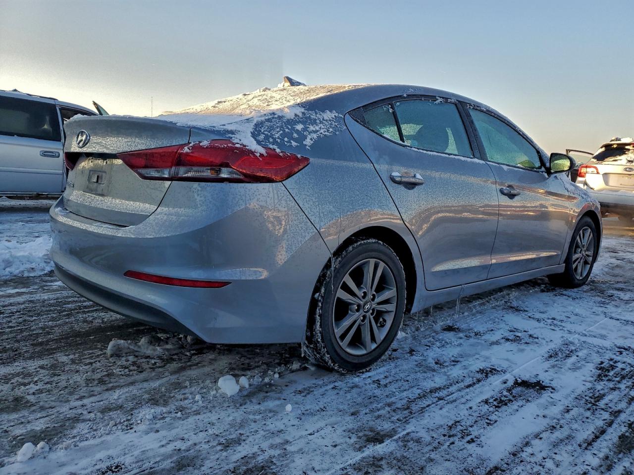 2017 HYUNDAI ELANTRA SE photo 3