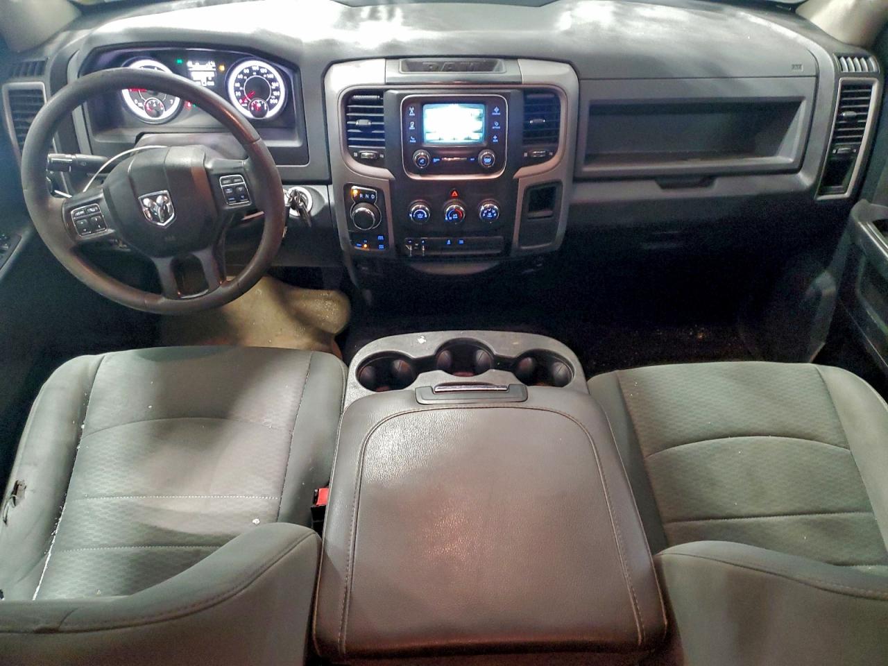 2016 RAM 1500 ST photo 8