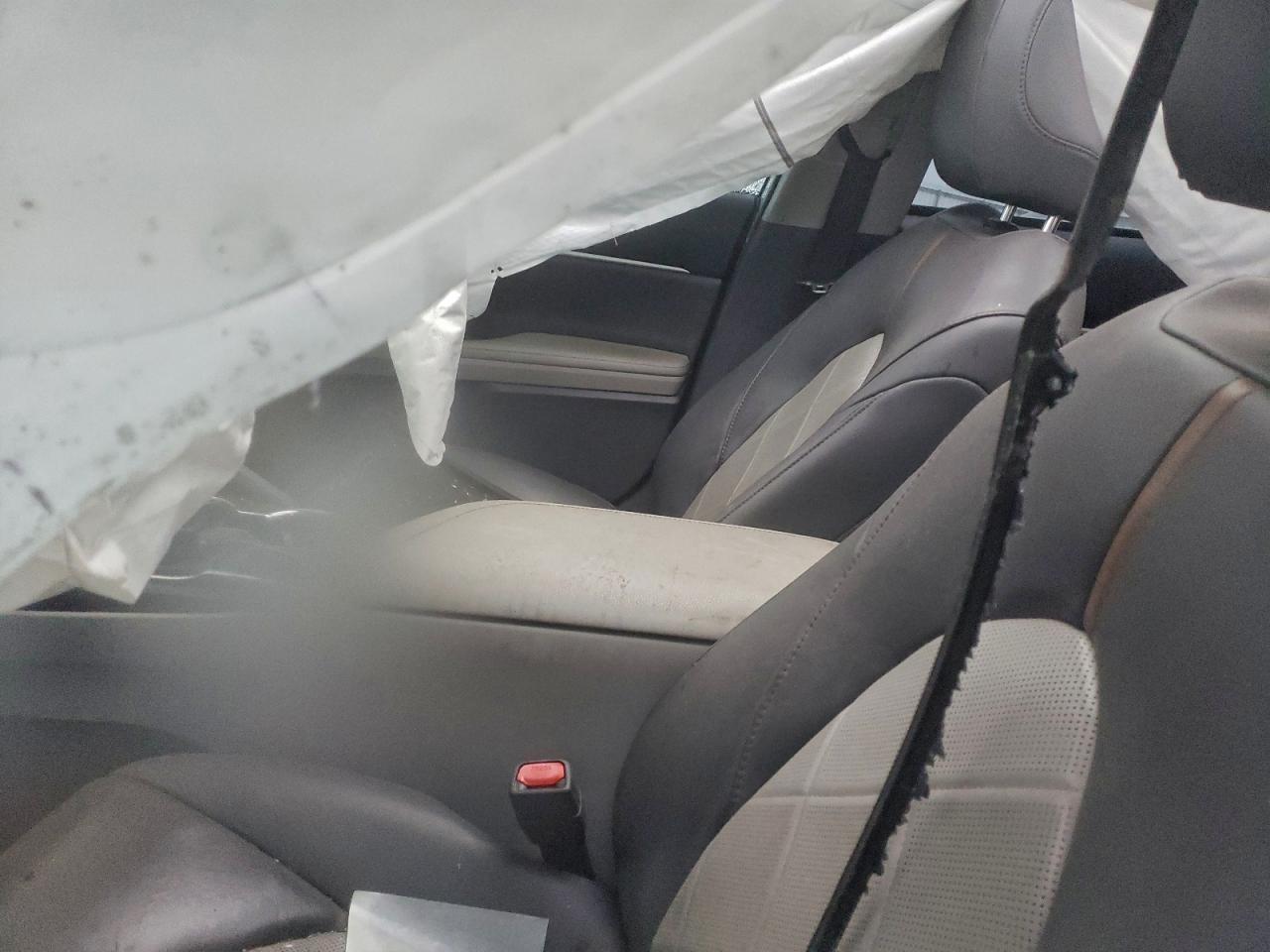 2019 TOYOTA CAMRY XSE photo 7