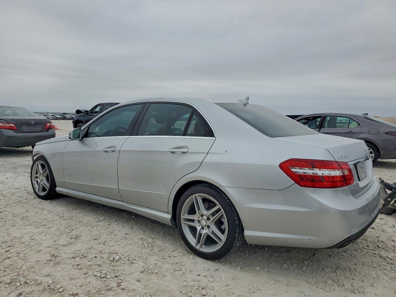 2011 MERCEDES-BENZ E 350 4MATIC photo 2