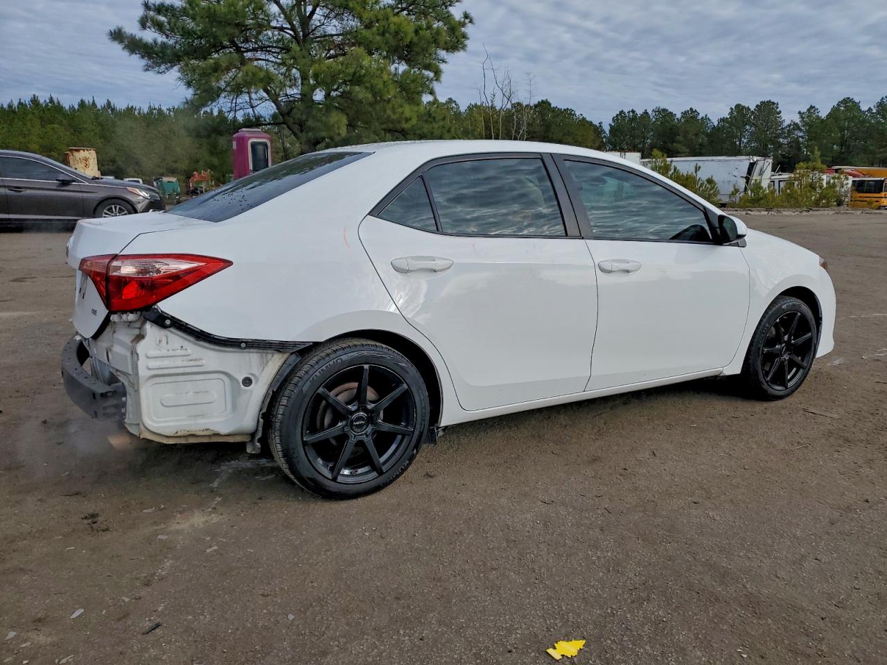 2018 TOYOTA COROLLA L photo 3