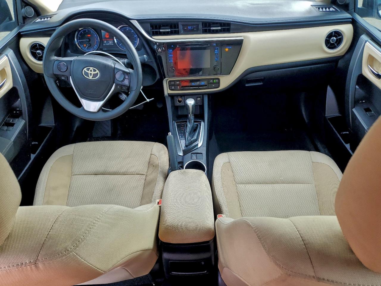 2018 TOYOTA COROLLA L photo 8