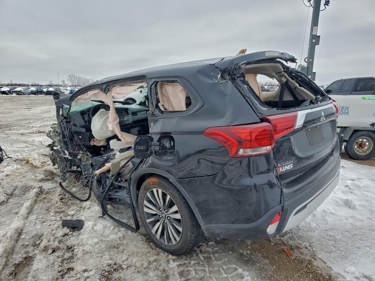 2019 MITSUBISHI OUTLANDER SE photo 2