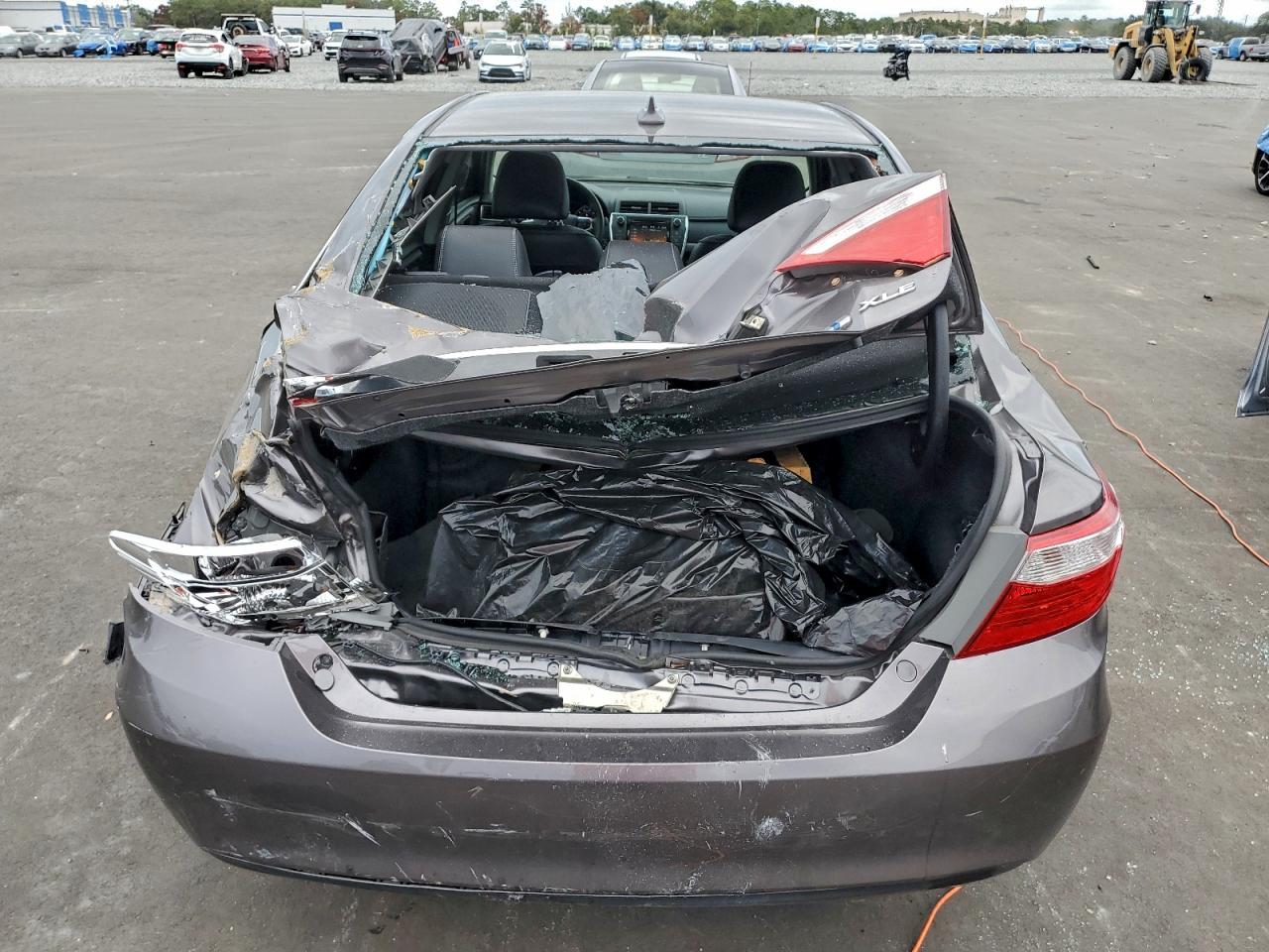 2017 TOYOTA CAMRY HYBRID photo 6