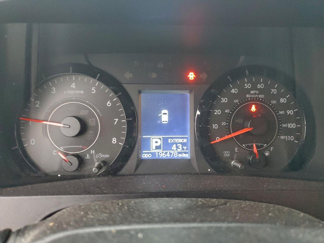 2016 TOYOTA SIENNA LE photo 9